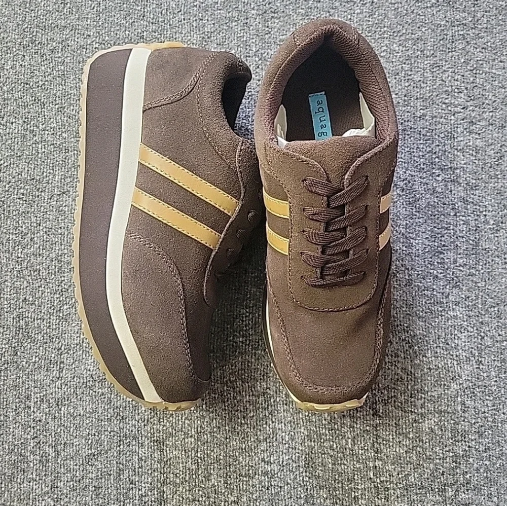 Suede Platform Sneaker lace up chunky stripe Aquagirl 7.5 Retro Athleisure NEW